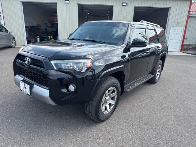 Photo of 2016 Midnight Black Metallic Toyota 4Runner