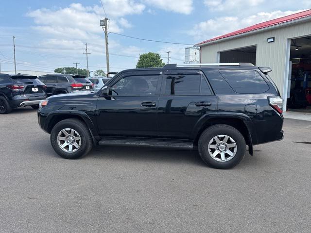 Photo of 2016 Midnight Black Metallic Toyota 4Runner