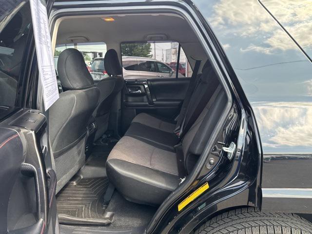 Photo of 2016 Midnight Black Metallic Toyota 4Runner