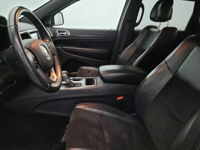 Photo of 2018 Bright White Clearcoat Jeep Grand Cherokee