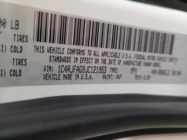 Photo of 2018 Bright White Clearcoat Jeep Grand Cherokee