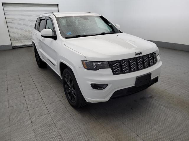 Photo of 2018 Bright White Clearcoat Jeep Grand Cherokee