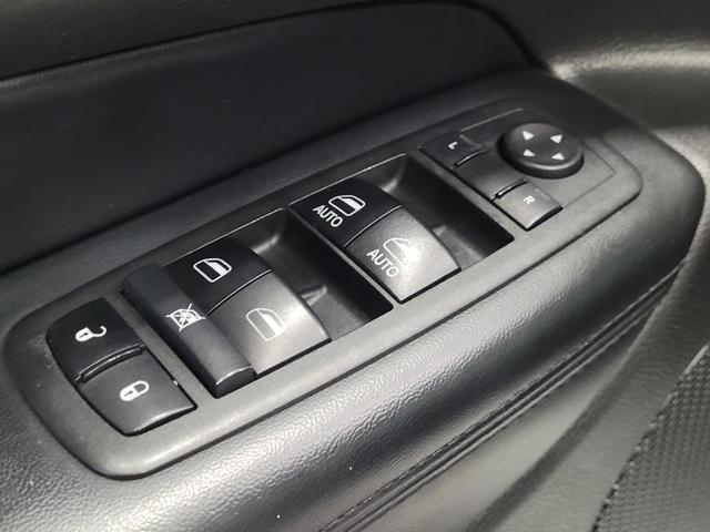 Photo of 2018 Bright White Clearcoat Jeep Grand Cherokee
