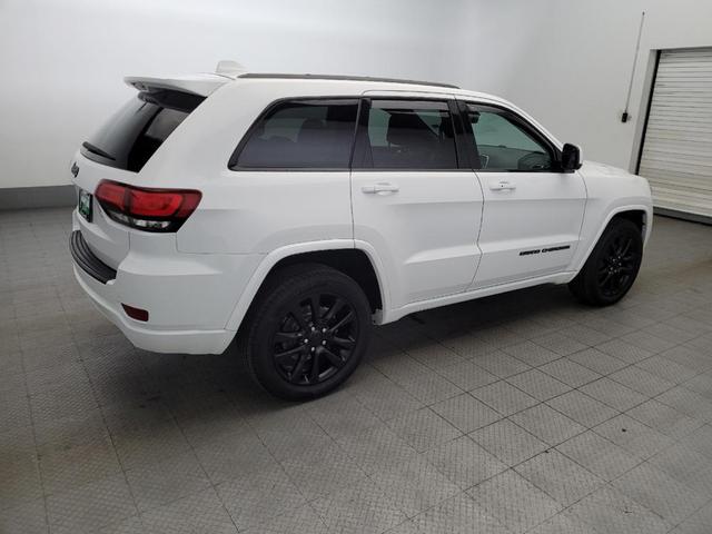 Photo of 2018 Bright White Clearcoat Jeep Grand Cherokee