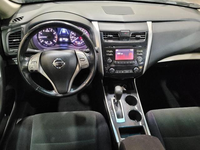 Photo of 2013 Super Black Nissan Altima