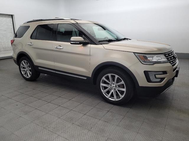 Photo of 2017 White Gold Metallic Ford Explorer