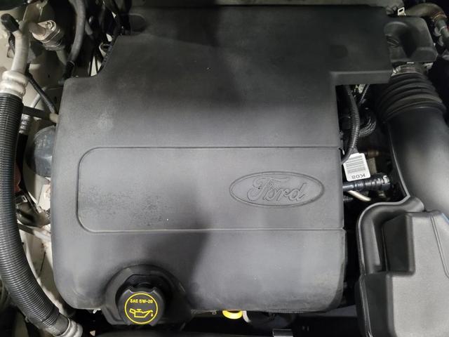 Photo of 2017 White Gold Metallic Ford Explorer