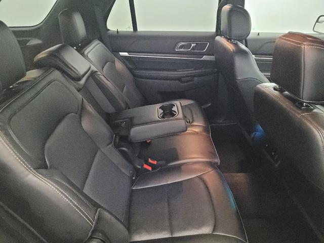 Photo of 2017 White Gold Metallic Ford Explorer
