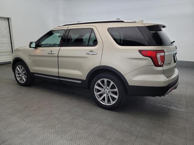 Photo of 2017 White Gold Metallic Ford Explorer