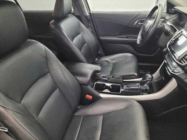 Photo of 2017 Lunar Silver Metallic Honda Accord