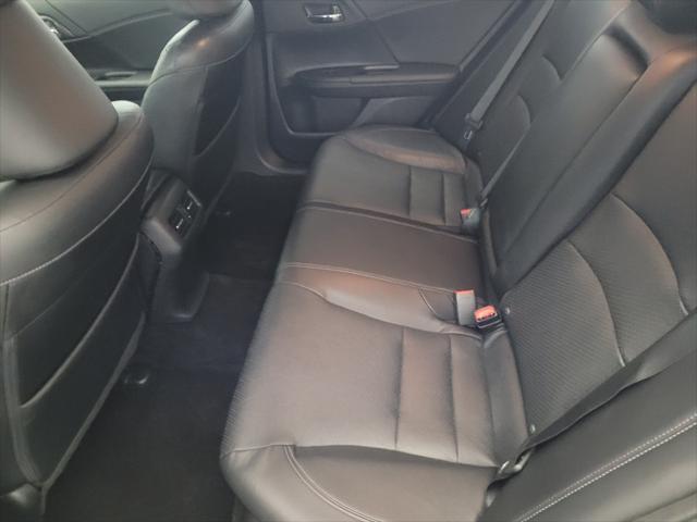Photo of 2017 Lunar Silver Metallic Honda Accord