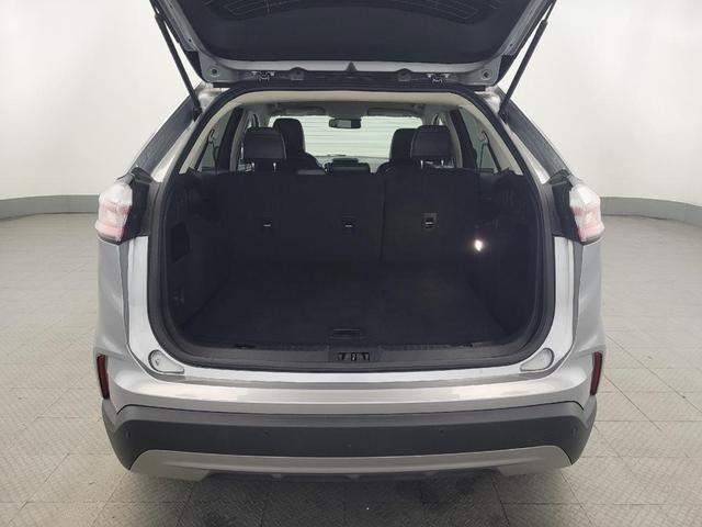 Photo of 2024 Iconic Silver Metallic Ford Edge