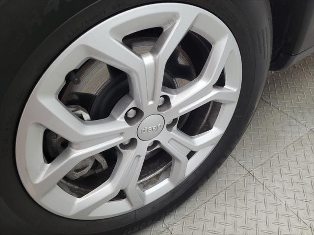 Photo of 2024 Bright White Clearcoat Jeep Compass