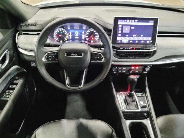 Photo of 2024 Bright White Clearcoat Jeep Compass