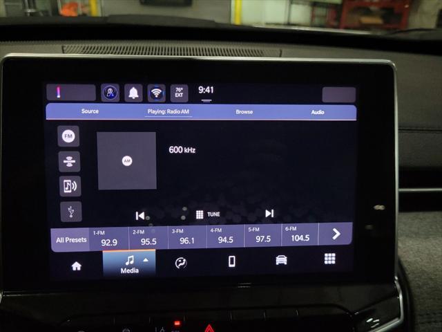 Photo of 2024 Bright White Clearcoat Jeep Compass