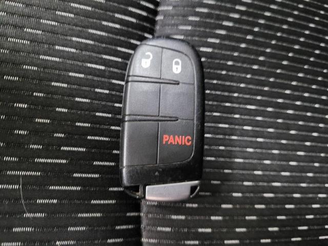 Photo of 2019 Contusion Blue Pearlcoat Dodge Journey