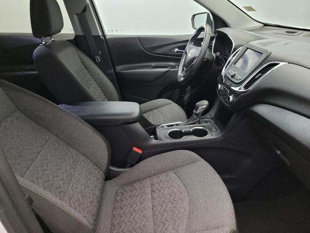 Photo of 2022 Summit White Chevrolet Equinox