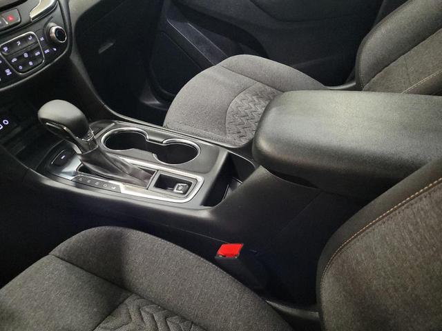 Photo of 2022 Summit White Chevrolet Equinox