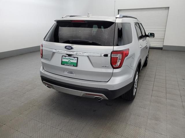 Photo of 2016 White Platinum Metallic Tri-Coat Ford Explorer