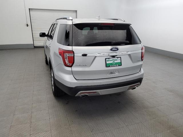 Photo of 2016 White Platinum Metallic Tri-Coat Ford Explorer