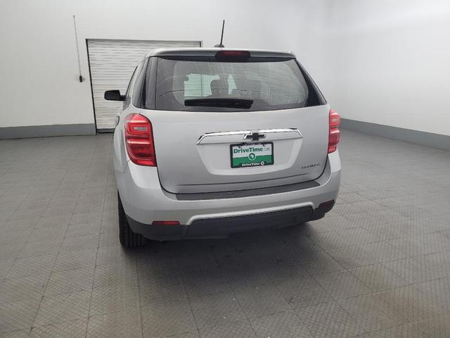 Photo of 2016 Silver Ice Metallic Chevrolet Equinox