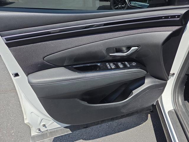 Photo of 2024 White Pearl Hyundai TUCSON