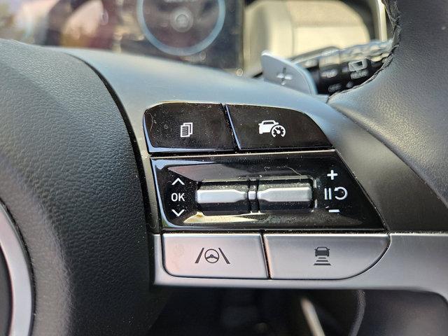 Photo of 2024 White Pearl Hyundai TUCSON