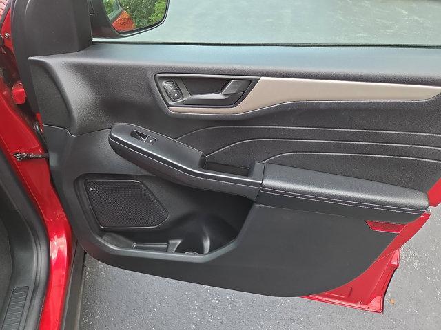 Photo of 2022 Rapid Red Metallic Tinted Clearcoat Ford Escape