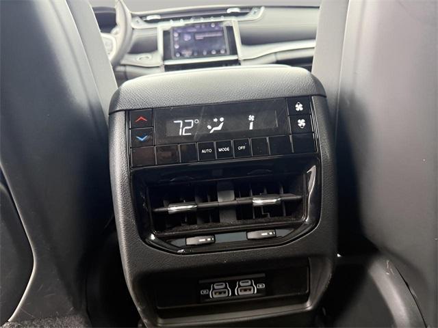 Photo of 2023 Bright White Clearcoat Jeep Grand Cherokee L