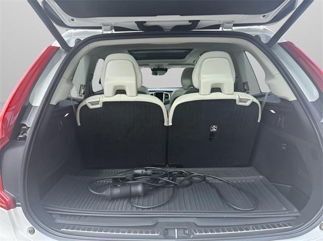 Photo of 2022 Crystal White Volvo XC90 Recharge Plug-In Hybrid