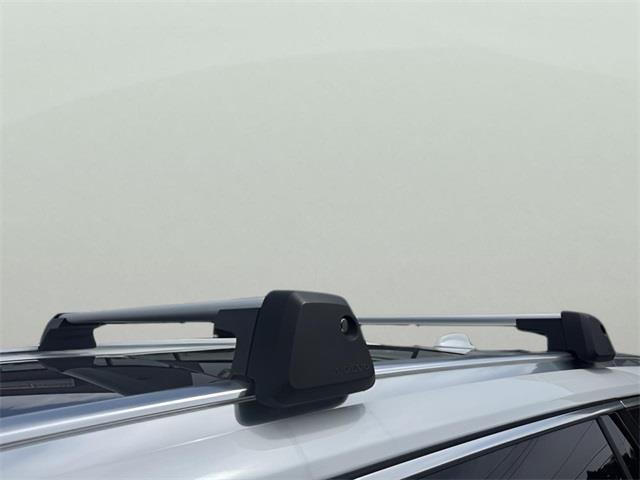 Photo of 2022 Crystal White Volvo XC90 Recharge Plug-In Hybrid
