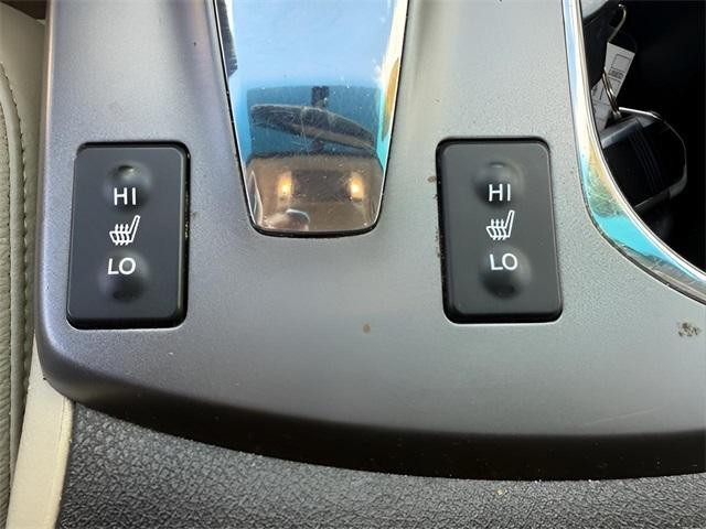 Photo of 2015 White Diamond Pearl Acura RDX