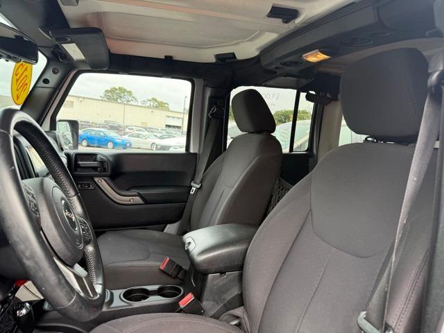 Photo of 2015 Billet Silver Metallic Clearcoat Jeep Wrangler Unlimited