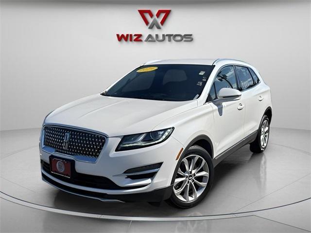 Photo of 2019 White Platinum Lincoln MKC