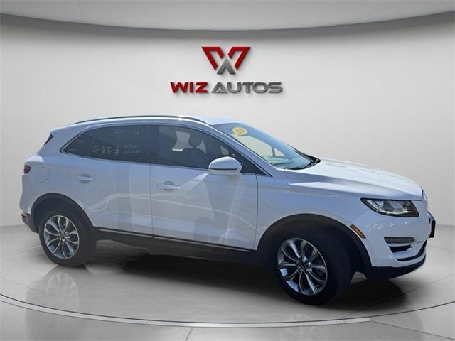 Photo of 2019 White Platinum Lincoln MKC