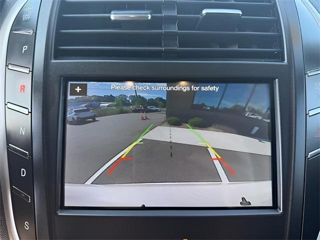 Photo of 2019 White Platinum Lincoln MKC