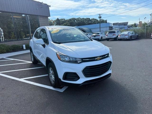 Photo of 2019 Summit White Chevrolet Trax