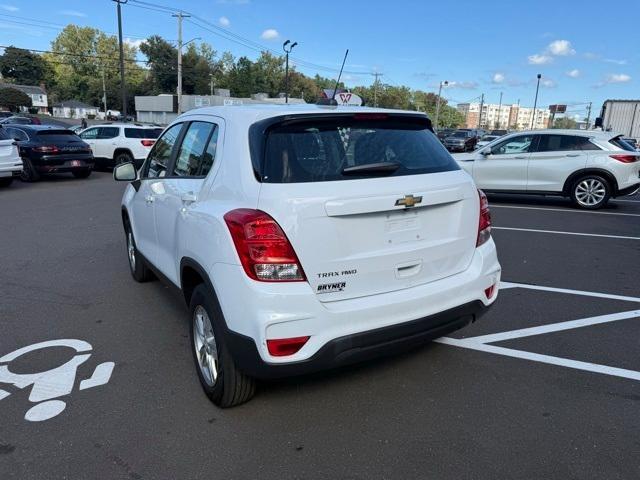 Photo of 2019 Summit White Chevrolet Trax