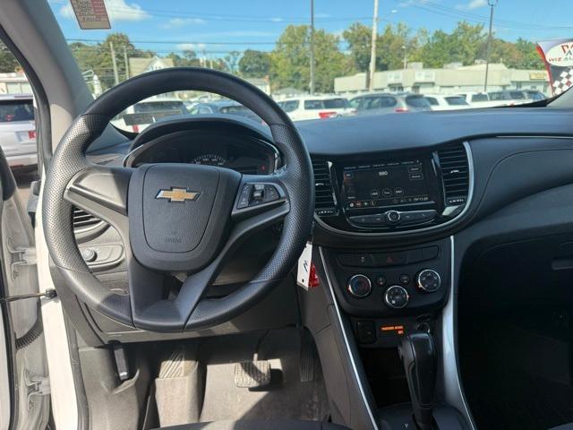 Photo of 2019 Summit White Chevrolet Trax