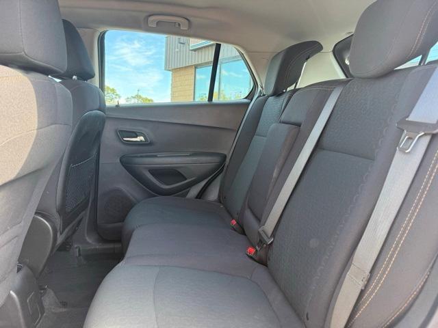 Photo of 2019 Summit White Chevrolet Trax