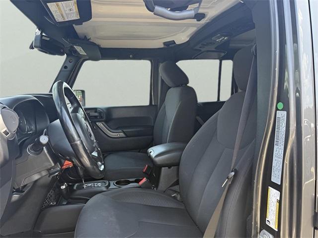 Photo of 2016 Granite Crystal Clearcoat Metallic Jeep Wrangler Unlimited