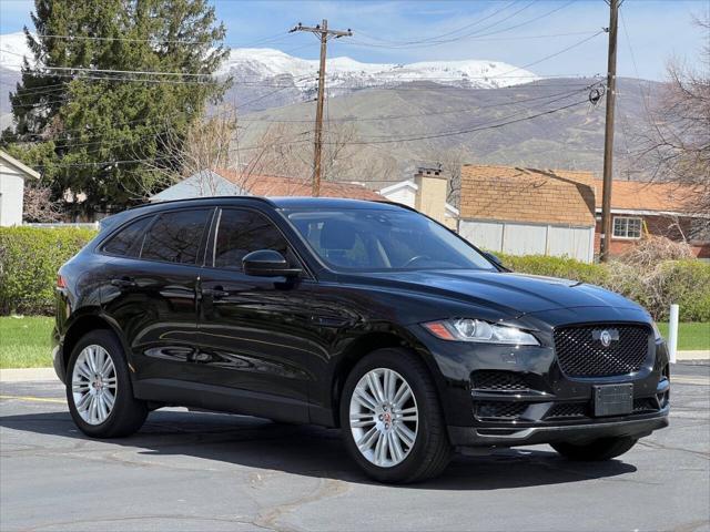 Photo of 2019 Black Jaguar F-PACE