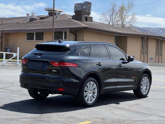Photo of 2019 Black Jaguar F-PACE