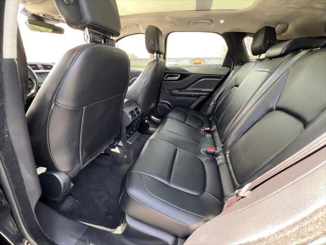 Photo of 2019 Black Jaguar F-PACE