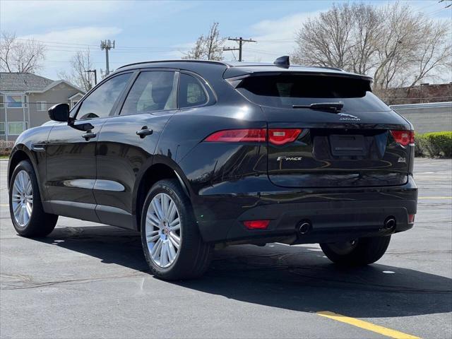 Photo of 2019 Black Jaguar F-PACE