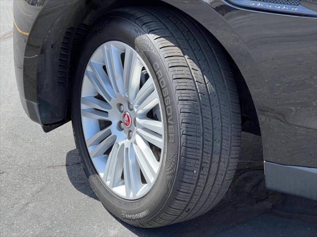 Photo of 2019 Black Jaguar F-PACE