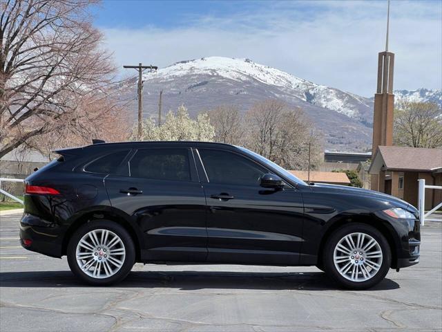 Photo of 2019 Black Jaguar F-PACE