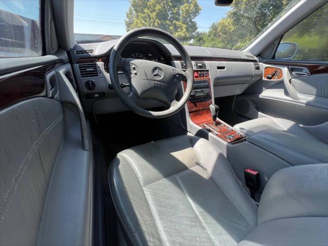 Photo of 2001 Silver Mercedes-Benz E-Class