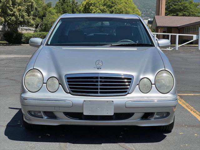 Photo of 2001 Silver Mercedes-Benz E-Class