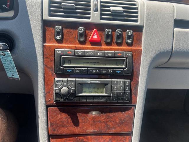 Photo of 2001 Silver Mercedes-Benz E-Class